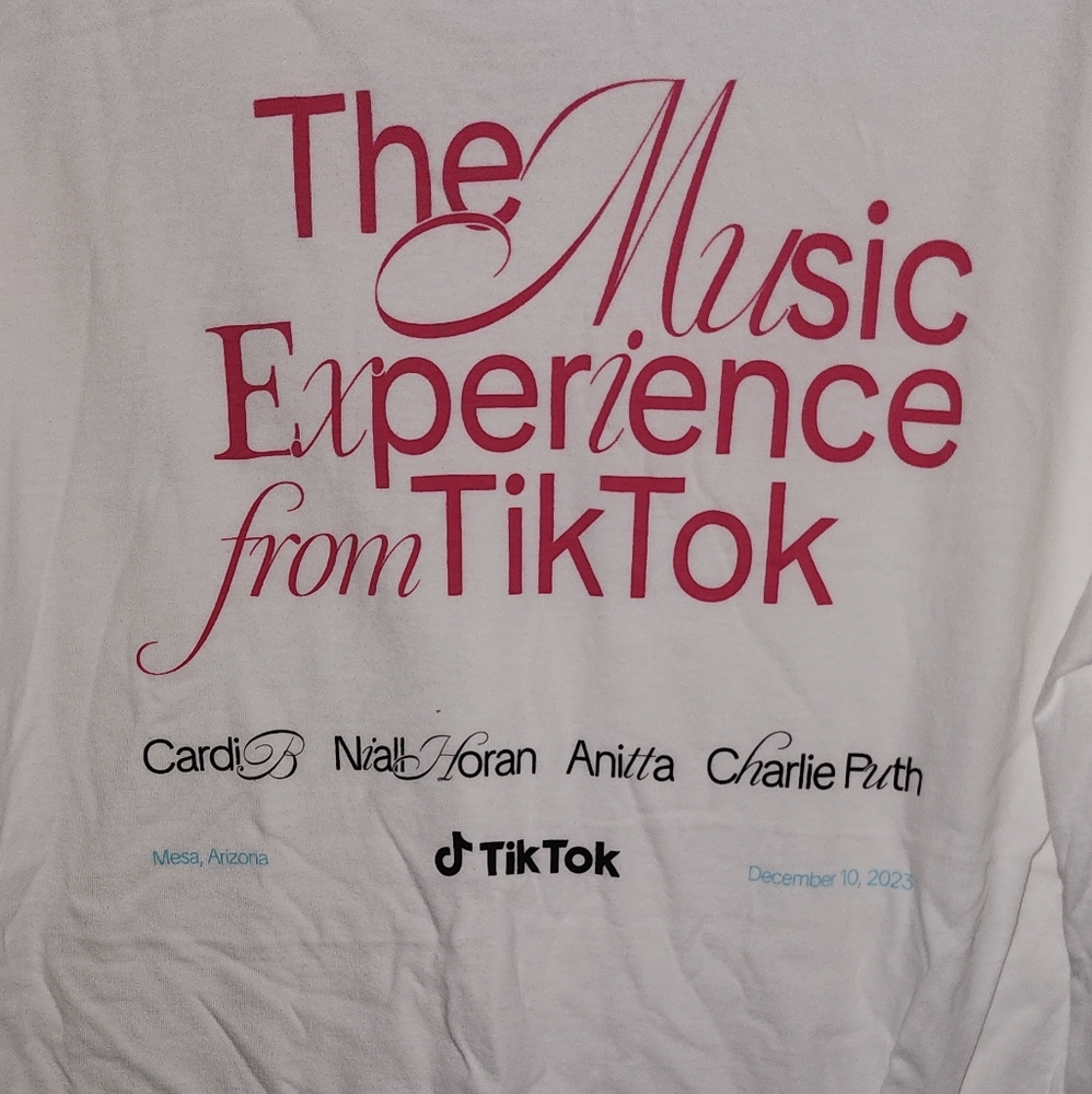 3/$15 NWOT TikTok T-shirt - Picture 4 of 4
